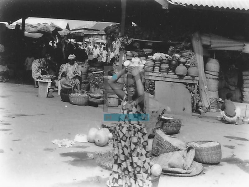Dete na pijaci u Lagosu (VZP.N.220-17)