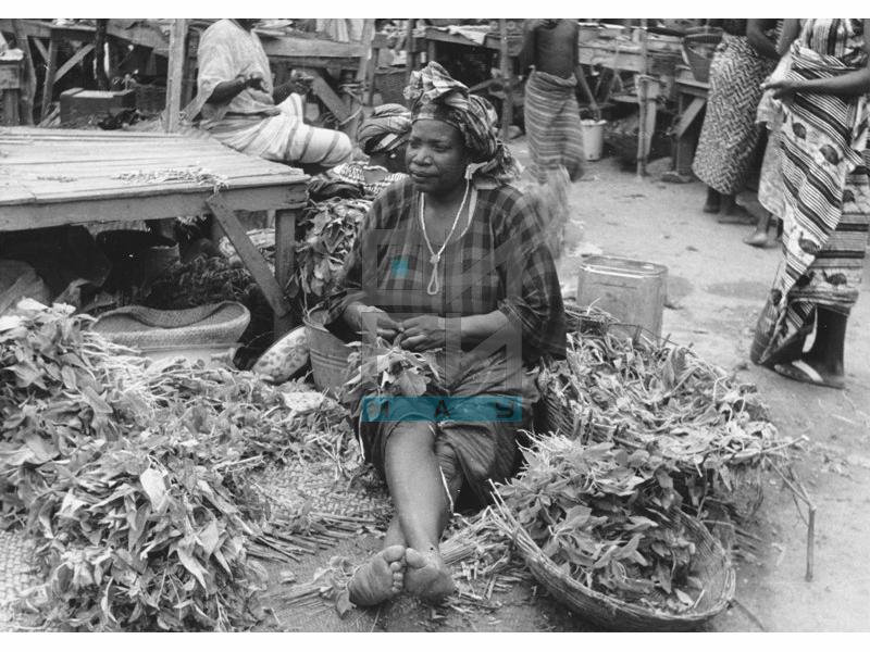 Prodavačica u Gani (VZP.F.00018)