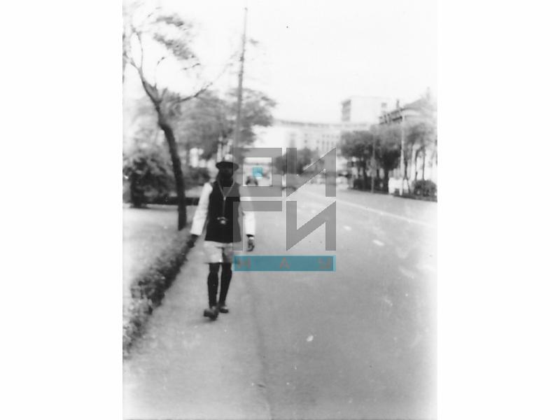A Man Walking the Nairobi Streets (VZP.N.191-05)