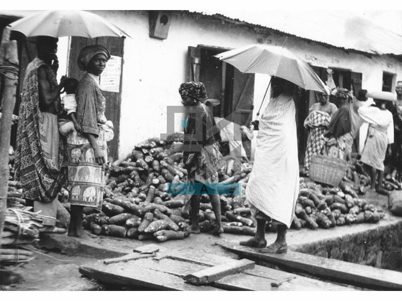 Selling of the yam (VZP.F.00026)