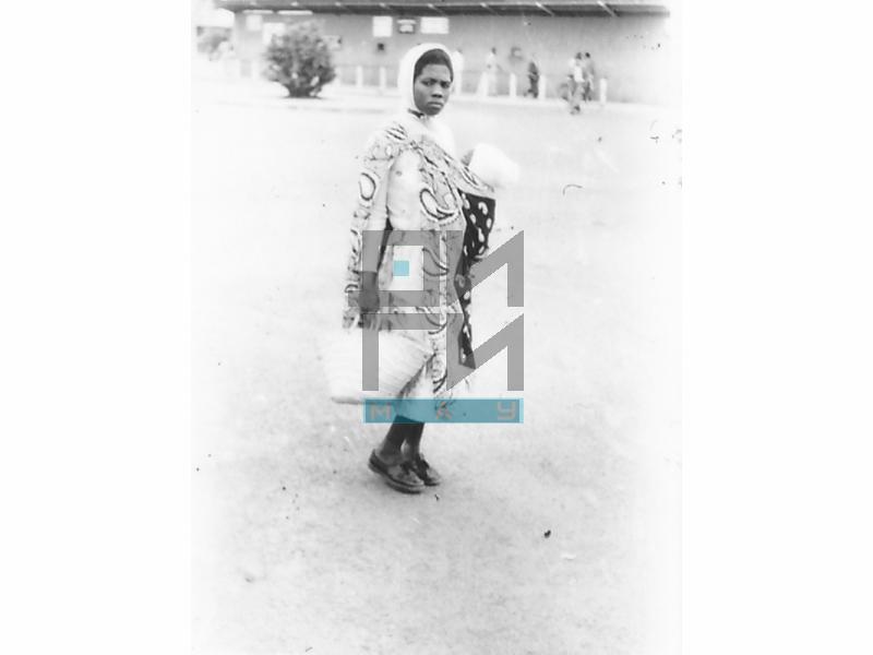 A Kenyan Woman in a street in Nairobi (VZP.N.191-24)
